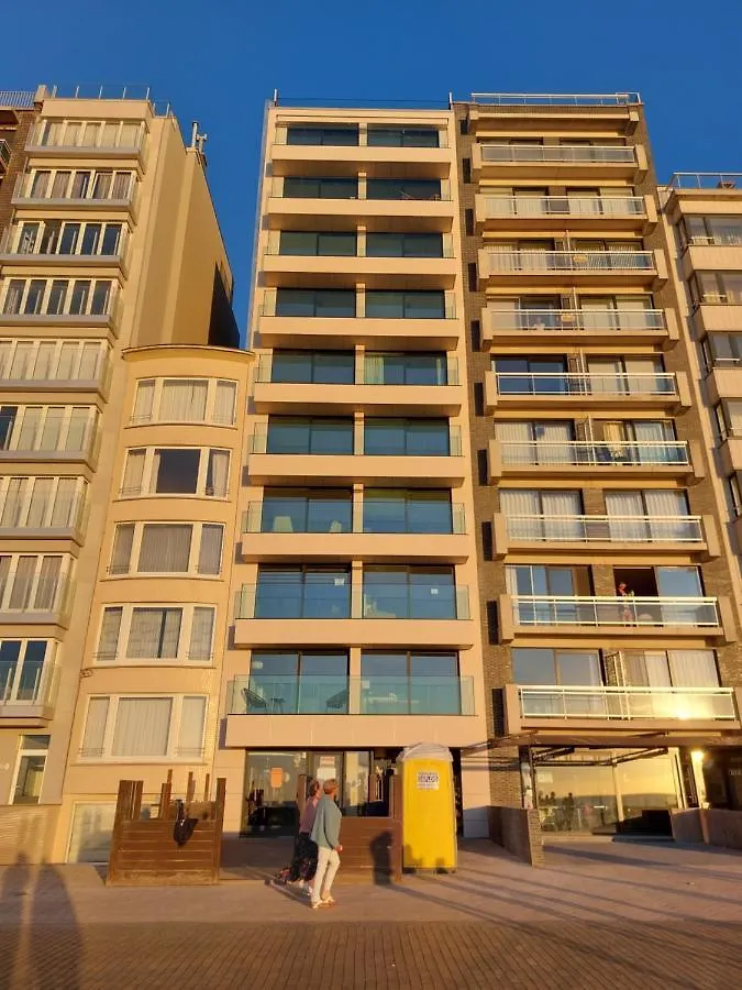 Charmant Appartement Met Frontaal Zeezicht Middelkerke