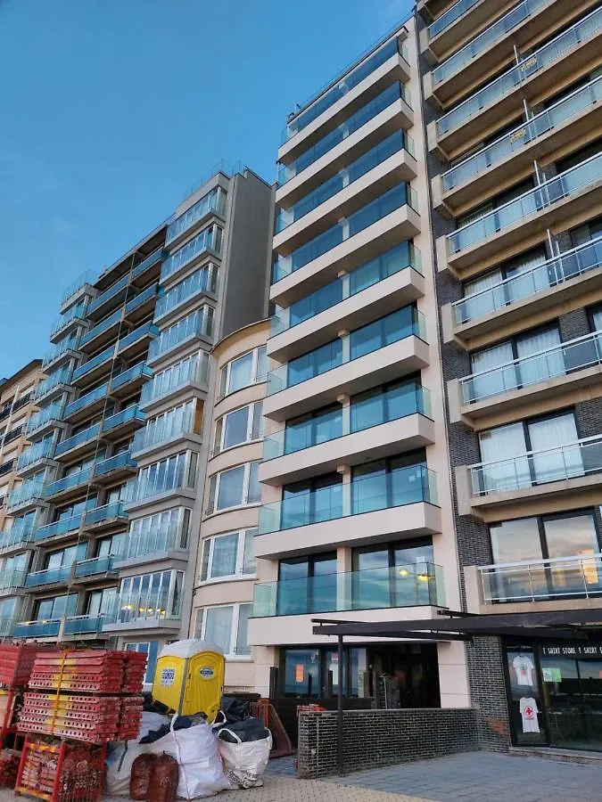 Apartment Charmant Appartement Met Frontaal Zeezicht Middelkerke