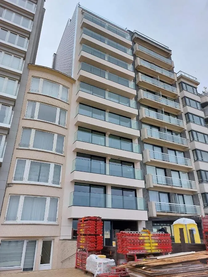 Charmant Appartement Met Frontaal Zeezicht Middelkerke Apartment